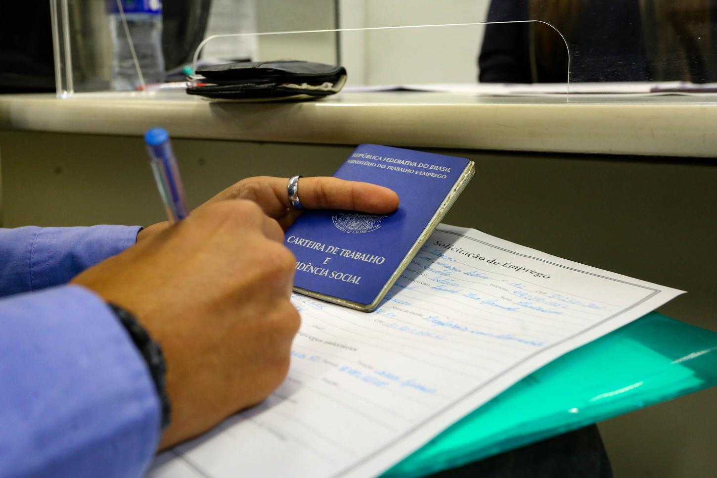 Oportunidade de emprego: semana começa com 20,8 mil vagas no Paraná