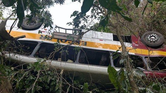 Tragédia em Alagoas mata 17 pessoas em acidente com ônibus