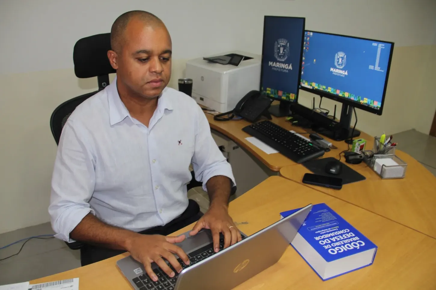 Procon de Maringá orienta consumidores sobre troca de presentes no fim de ano