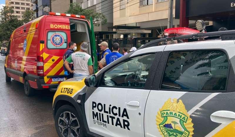 Homem de 47 é atropelado após tentar limpar tinta em veículo no Centro de Londrina