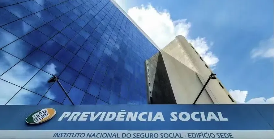 Justiça libera R$ 1,76 bi para pagar aposentados do INSS; veja quem recebe