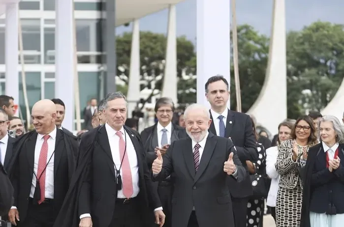 Saiba qual será o novo salário de Lula, dos ministros do STF e de deputados em 2025