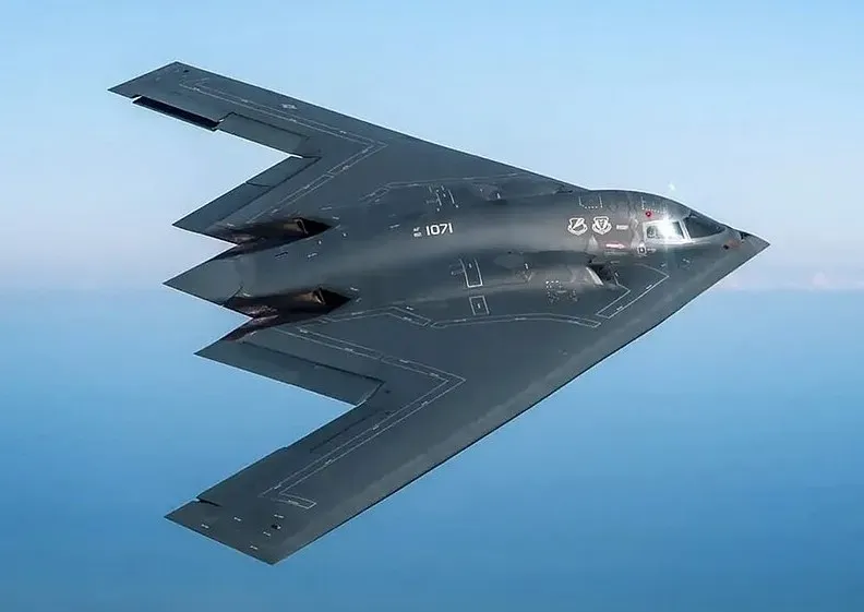 Saiba como é incrível vida dos pilotos do bombardeiro invisível B‑2 Spirit