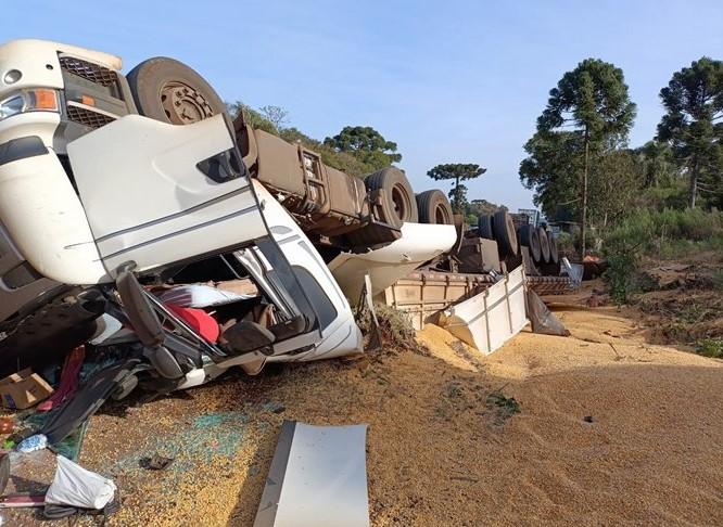 MOTORISTA MORRE EM CAPOTAMENTO DE CAMINHÃO NA PRC-280 ENTRE CLEVELÂNDIA E PALMAS