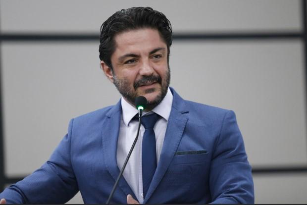 Atendimento prioritário mais ágil: Vereador Flávio Mantovani cria carteira digital em Maringá