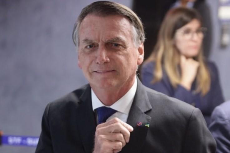 Lula pode cassar medalha militar de Bolsonaro: entenda como ficam patente, salário, honrarias e pensão do ex-presidente após condenação do STF