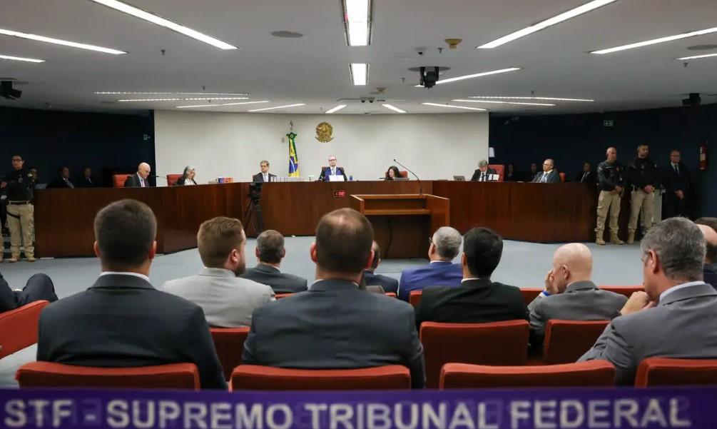 STF retoma nesta quinta feira (11), às 14h julgamento de Bolsonaro com voto decisivo de Cármen Lúcia