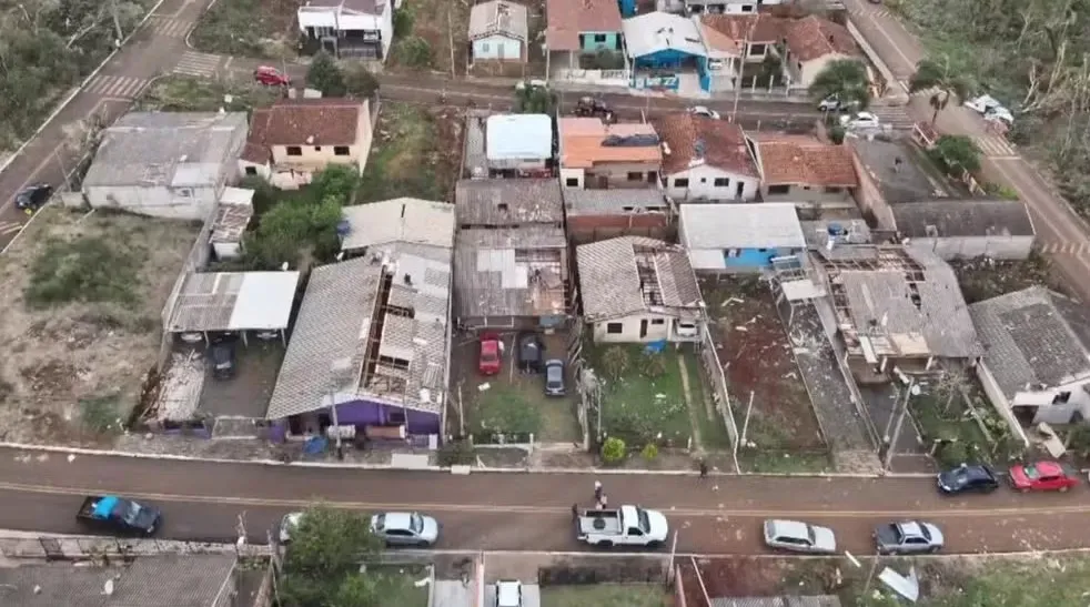 Tornado Devastador Atinge Santa Maria do Oeste e Deixa Rastro de Destruição no Paraná