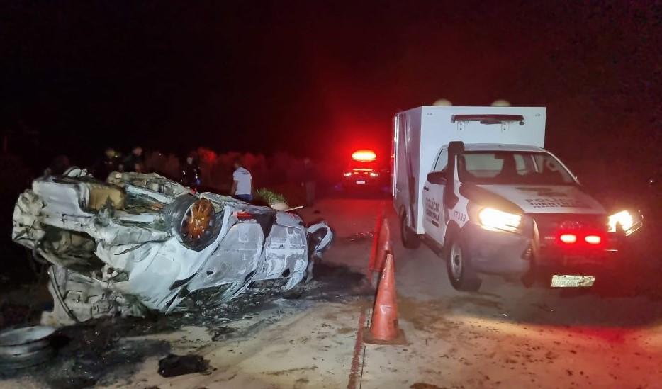 Tragédia em Cascavel: Motorista morre após carro capotar várias vezes e explodir na BR-163