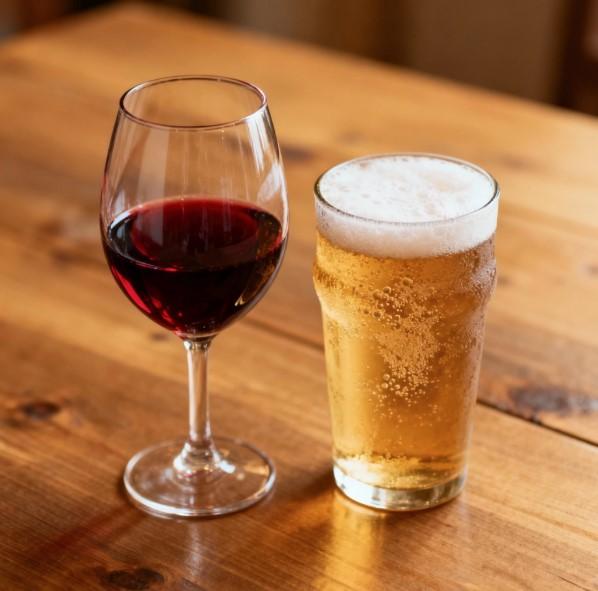 Intoxicação por metanol: vinho e cerveja também podem ser contaminados? Saiba aqui