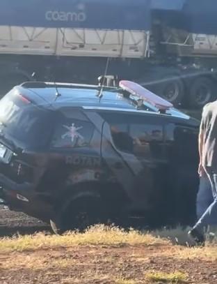 Acidente Grave na PR-466: Viatura da ROTAM Capota Após Colisão!
