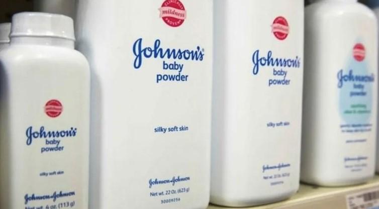 Justiça e Saúde: J&J Condenada a Pagar US$ 40 Milhões por Câncer de Ovário Causado por Talco
