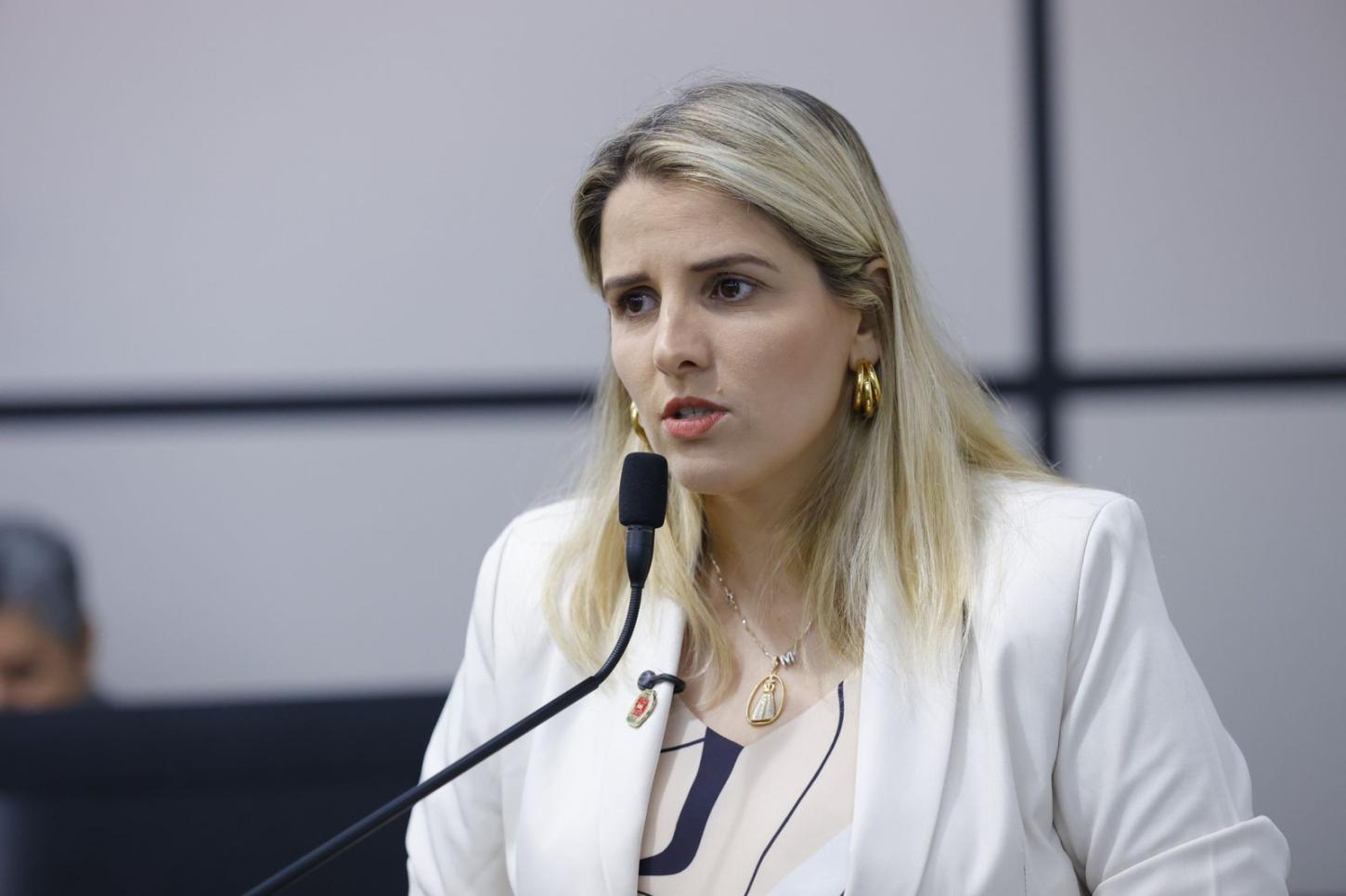 Câmara de Maringá aprova, por unanimidade, projeto da vereadora Majô focado no diagnóstico precoce de doenças raras