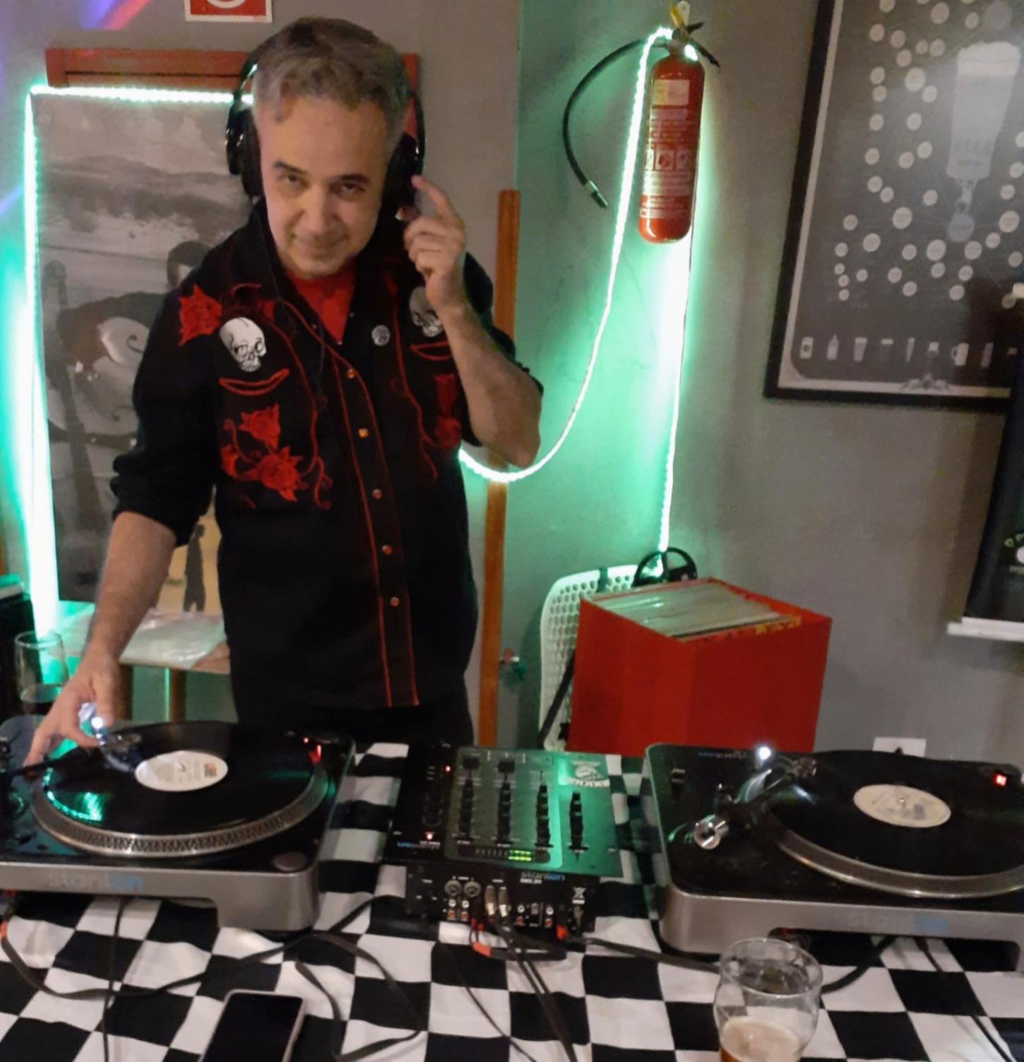 COLECIONISMO: Final de semana terá discotecagem em vinil e feira de miniaturas e discos