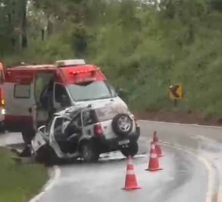Grave acidente em Reserva: Colisão entre caminhão e Ecosport deixa uma vítima fatal na Baixa Funda