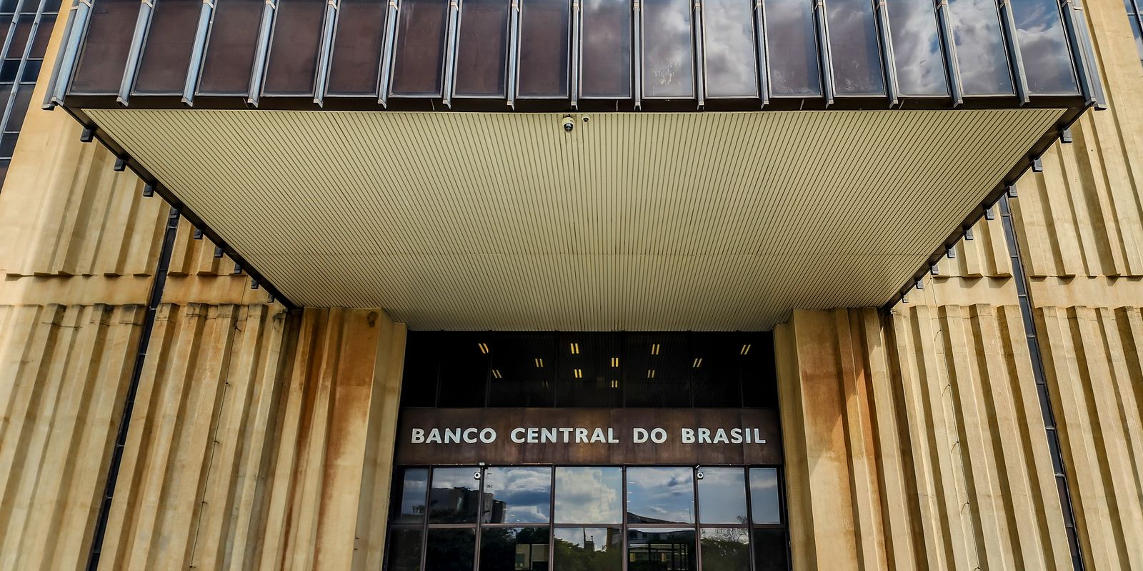 Mercado eleva projeção de inflação para 4,17% neste ano