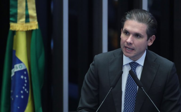 Hugo Motta ressalta a importância da colaboração global na formalização do pacto Mercosul-União Europeia