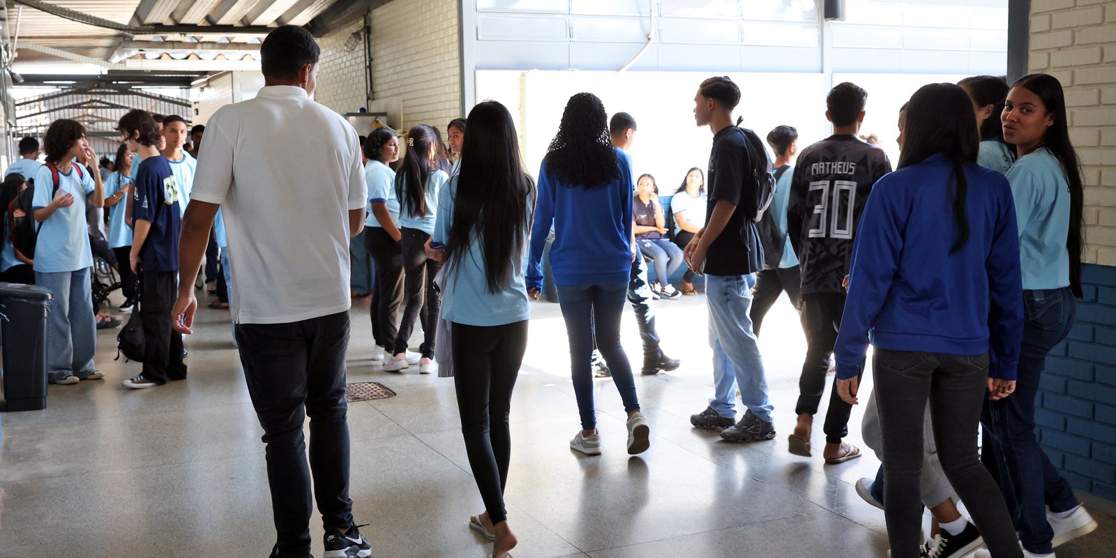 Pé-de-Meia: estudantes nascidos em novembro e dezembro recebem incentivo hoje