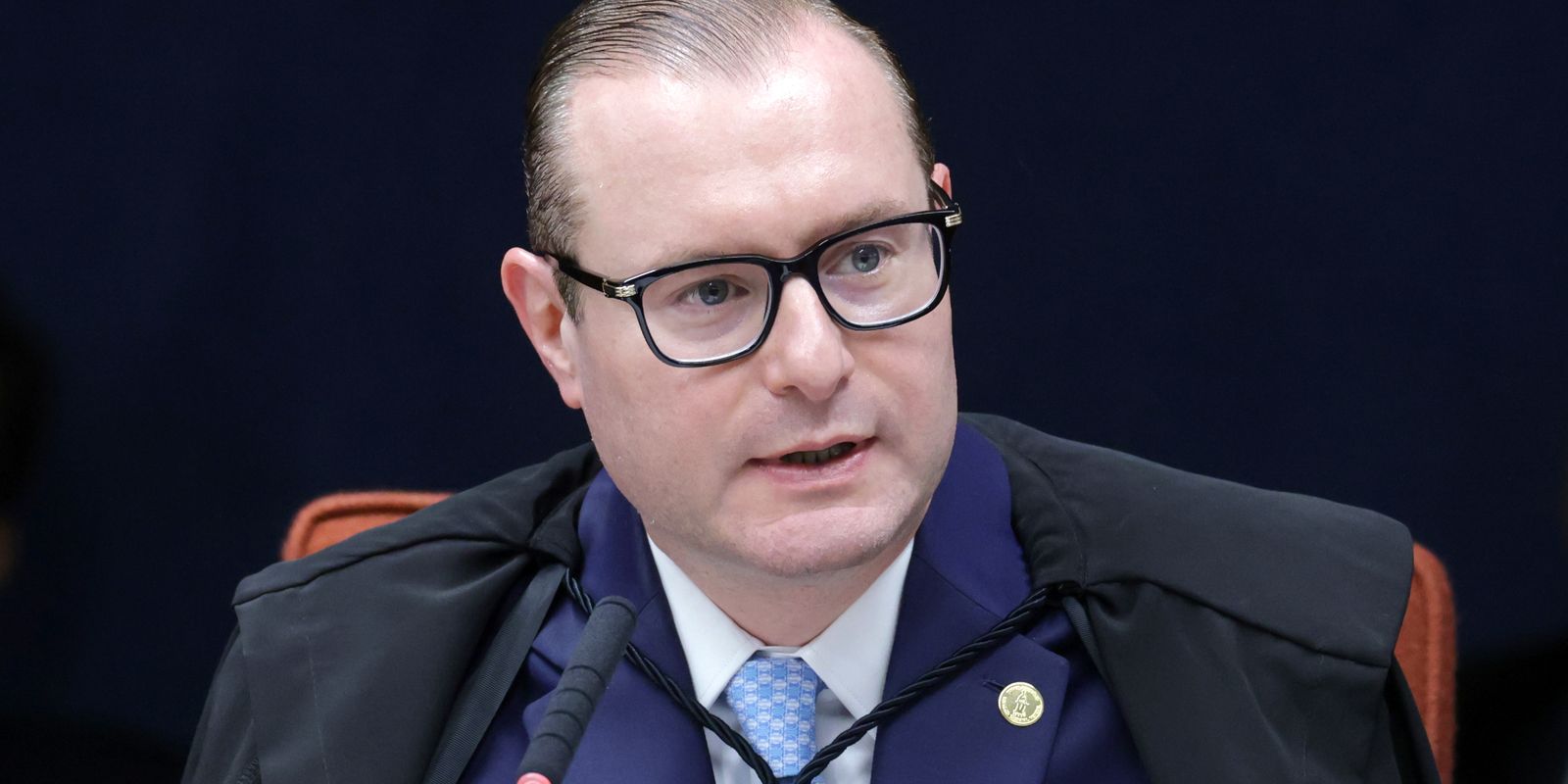 Zanin, ministro do STF, suspende liminarmente a eleição indireta para o governo do Rio