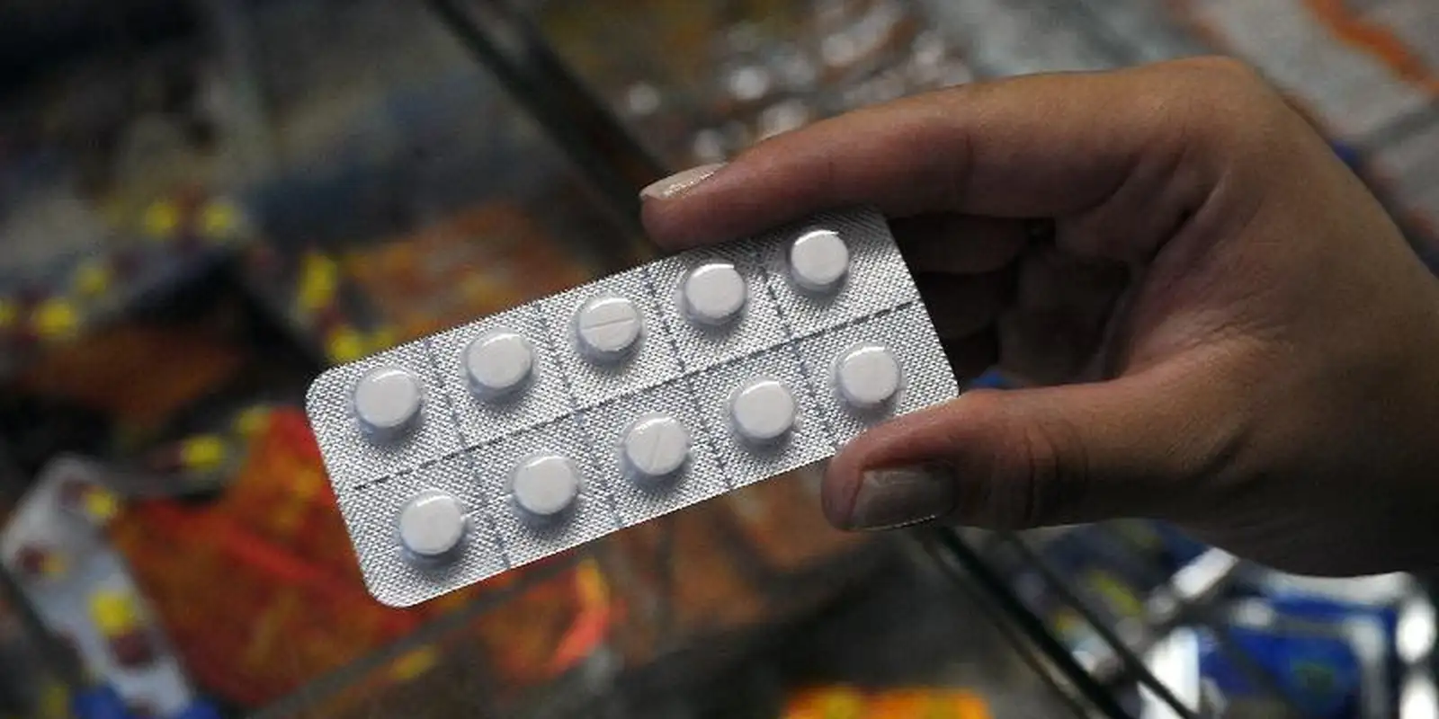 Anvisa ordena recolhimento de dipirona por falha na qualidade