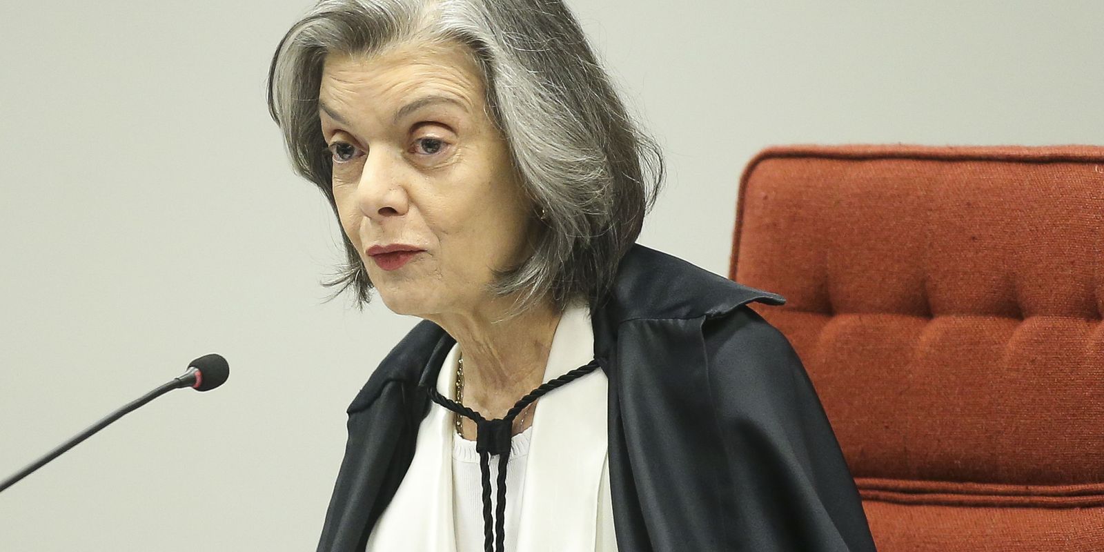 Cármen Lúcia adianta escolha para liderança do TSE