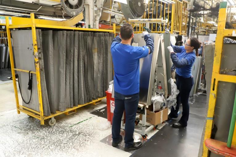 Com 21,8 Mil Vagas, Paraná Tem Oportunidades De Emprego Em Todos Os Setores