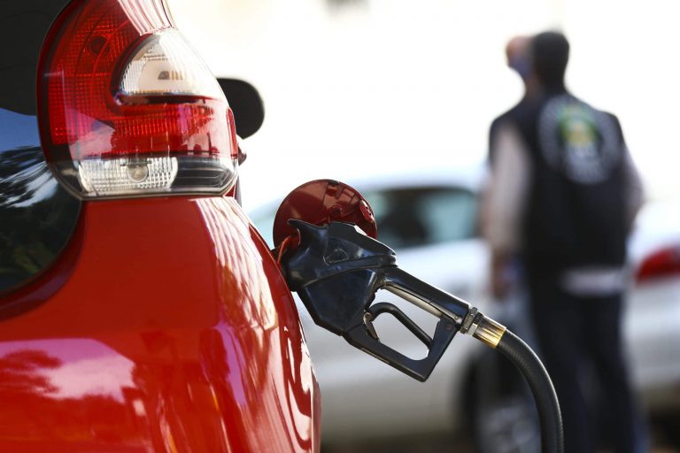 Comissão de Finanças debate variações nos preços da gasolina e do diesel