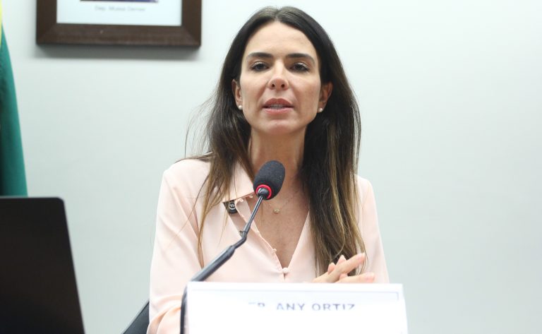 Câmara dos Deputados instala comissão para debater novo teto para MEI