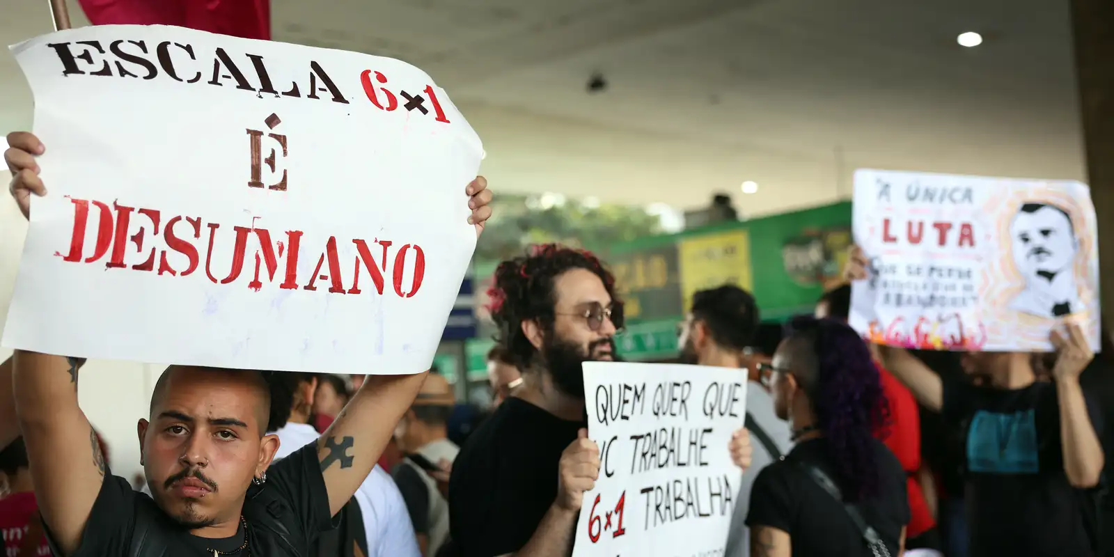O fim da escala 6x1 emerge como a pauta central nas manifestações do 1º de maio pelo Brasil