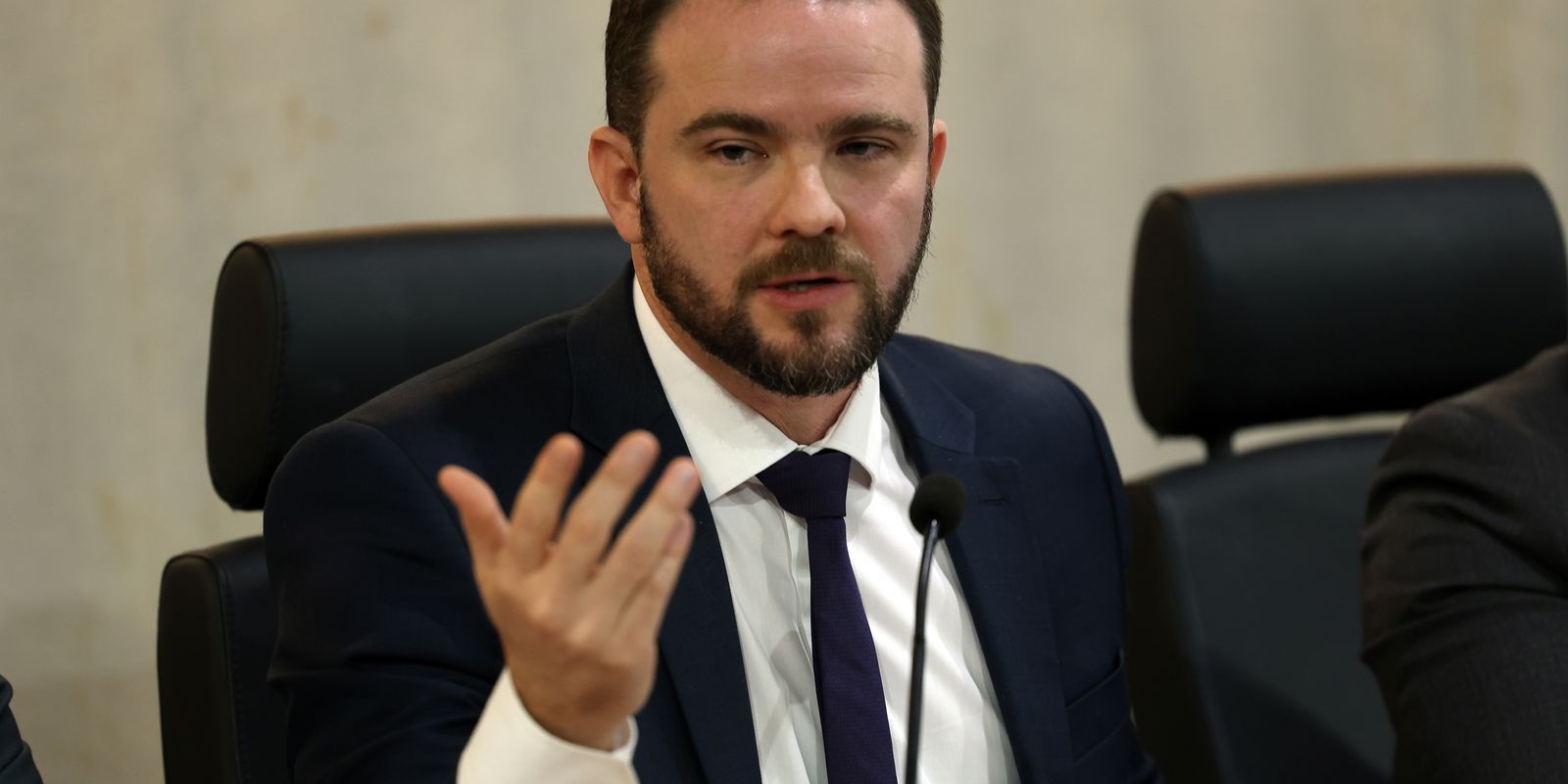 Durigan anuncia que nova etapa do Desenrola será lançada após viagem de Lula