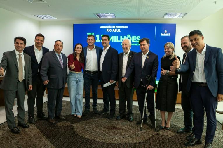 Ratinho Junior libera R$ 324 milhões para obras em nove municípios paranaenses