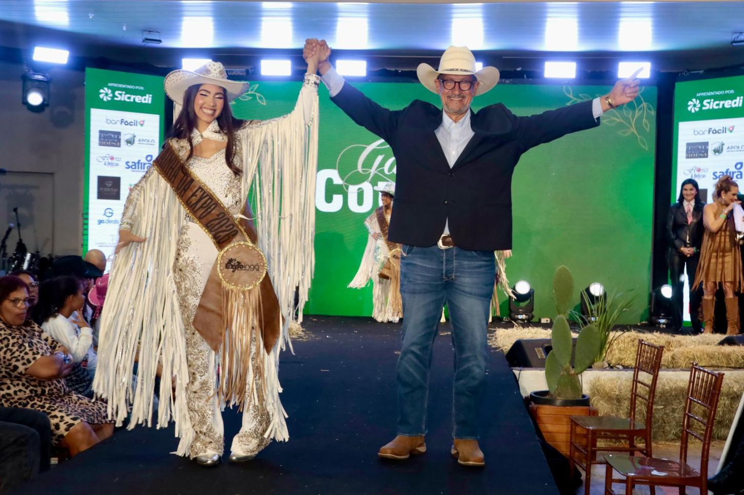 Realeza Sertaneja: Maria Serafim é Coroada Rainha da Expoingá 2026 em Noite de Gala e Tradição