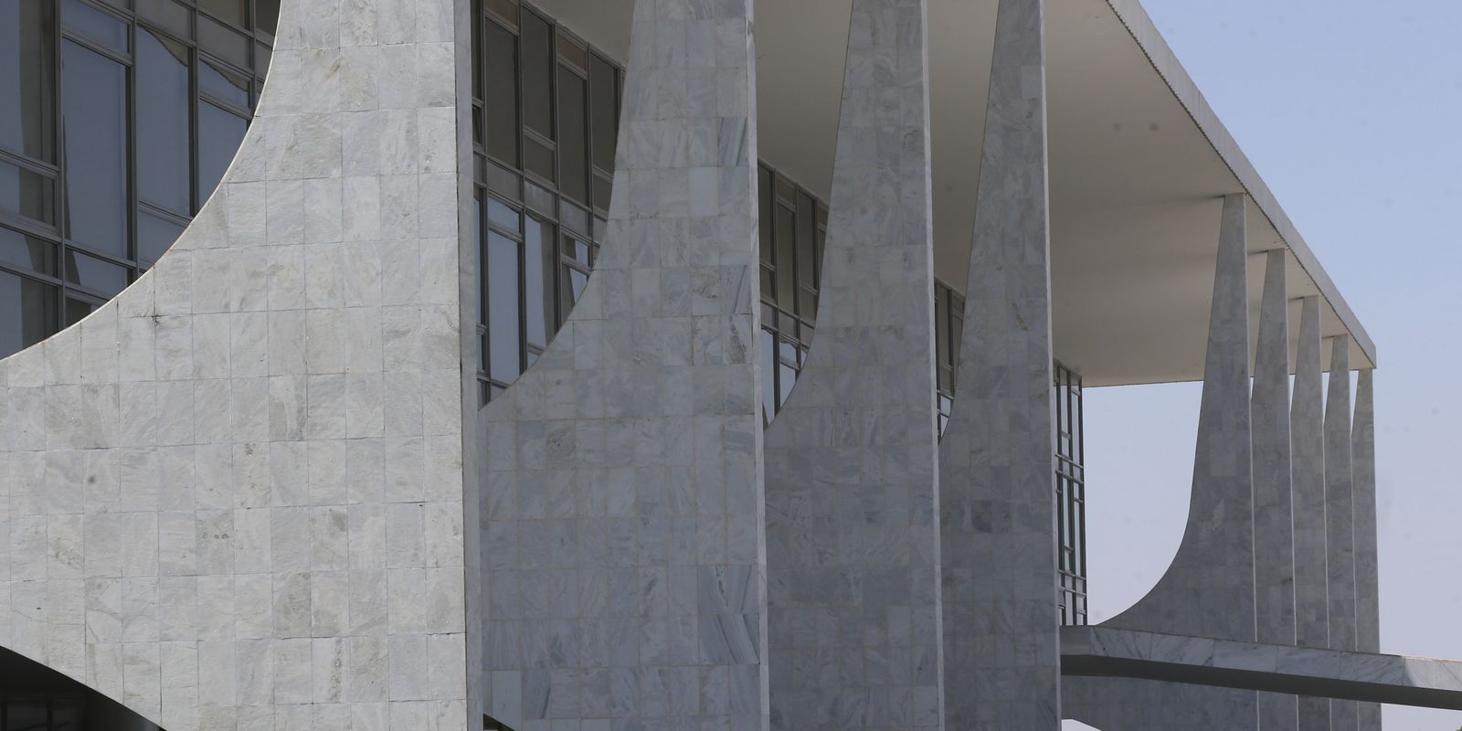 Trabalhadores terceirizados do governo federal recebem novos direitos