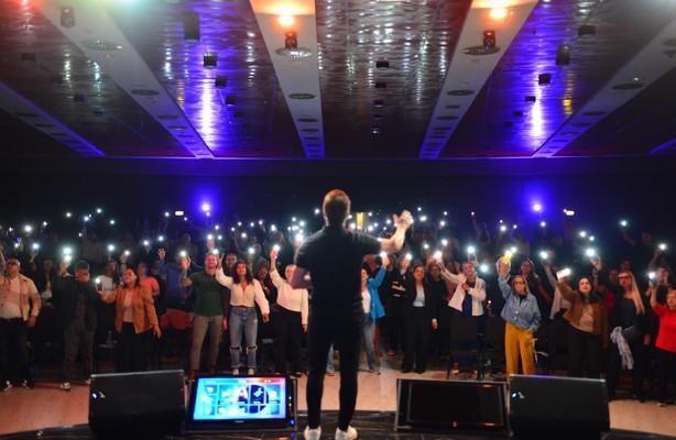 Tour Café com Deus Pai percorre cidades do Paraná com encontros presenciais