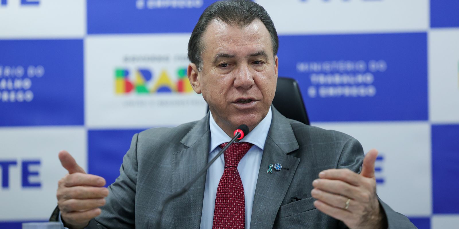 Brasil encerra 2025 com 5% de alta no estoque de empregos formais, revela RAIS