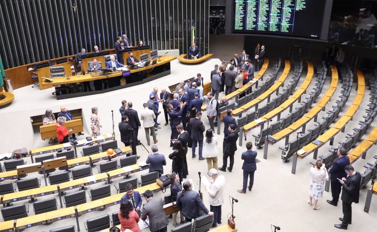 Câmara dos Deputados pode votar projetos cruciais para a saúde na próxima semana