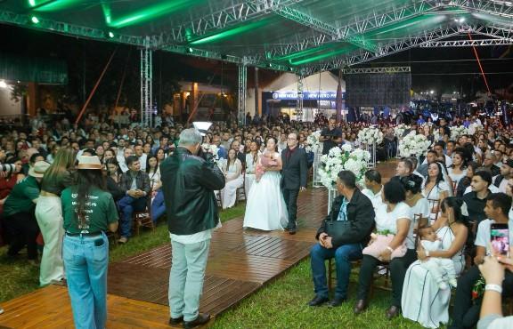Casamento comunitário da Expoingá 2026 une mais de 200 casais em Maringá