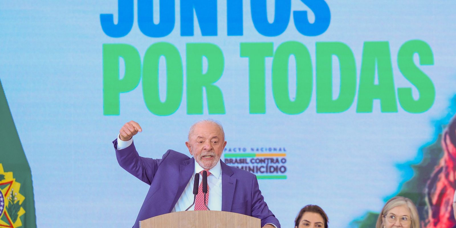 Lula assina decreto que atualiza o Marco Civil da Internet e responsabiliza plataformas digitais por conteúdos criminosos