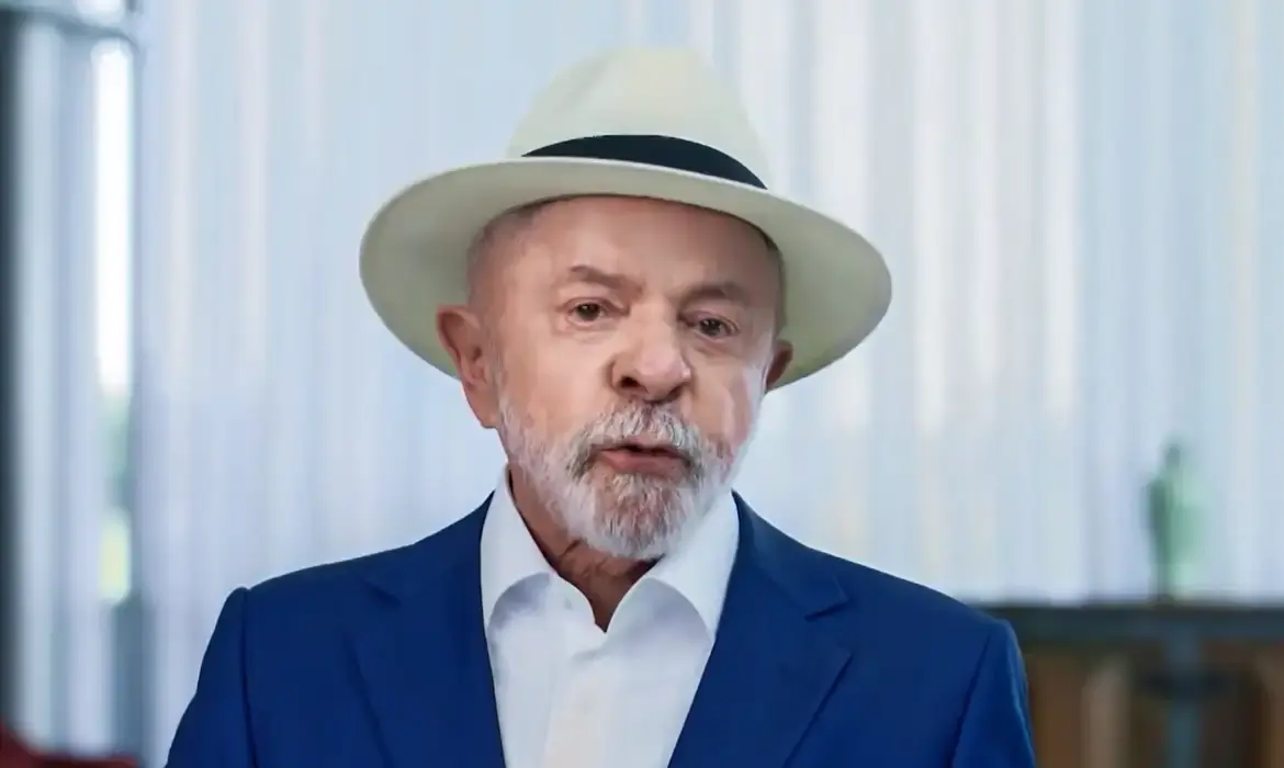 Lula anuncia novo Desenrola com uso do FGTS e defende fim da escala 6x1