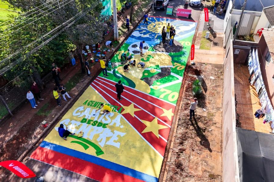 Maringá veste a rua com cores do Brasil e representa a região sul no Projeto Veste a Rua