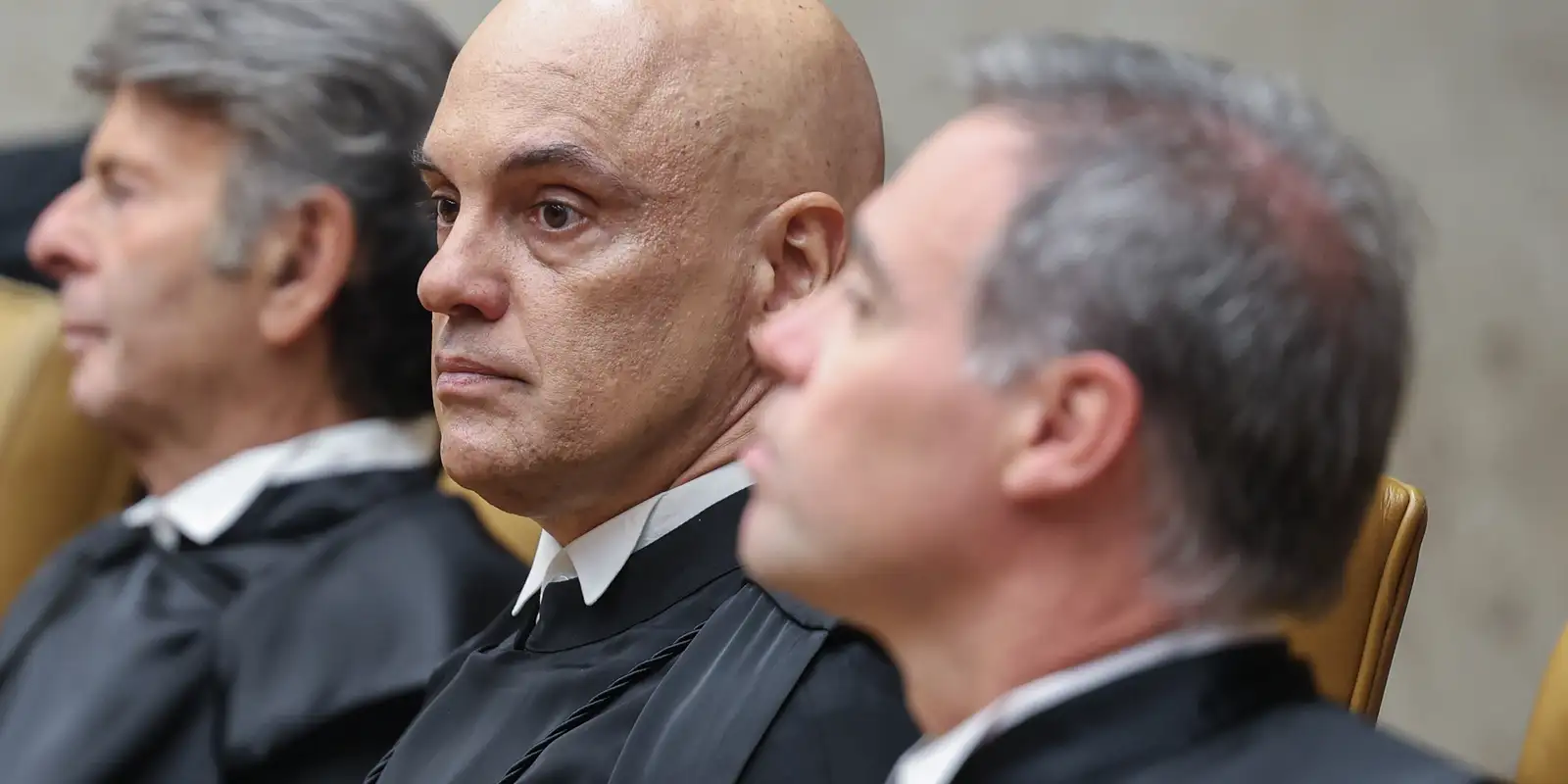 Alexandre de Moraes suspende aplicação da Lei da Dosimetria até decisão do STF