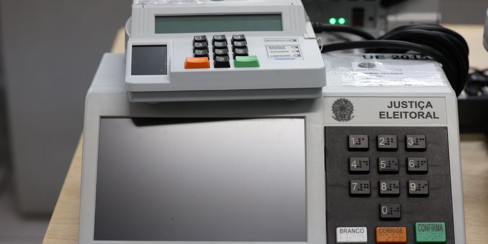 Desinformação sobre eleições tem como principal alvo as urnas eletrônicas, aponta pesquisa