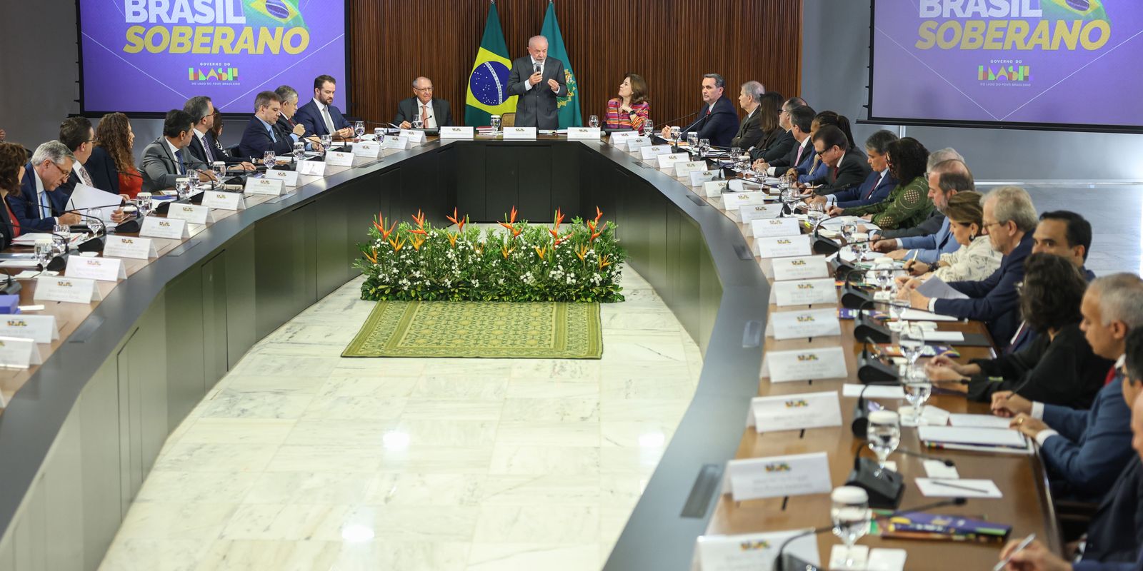 Brasil buscará novos parceiros comerciais após taxação dos Estados Unidos
