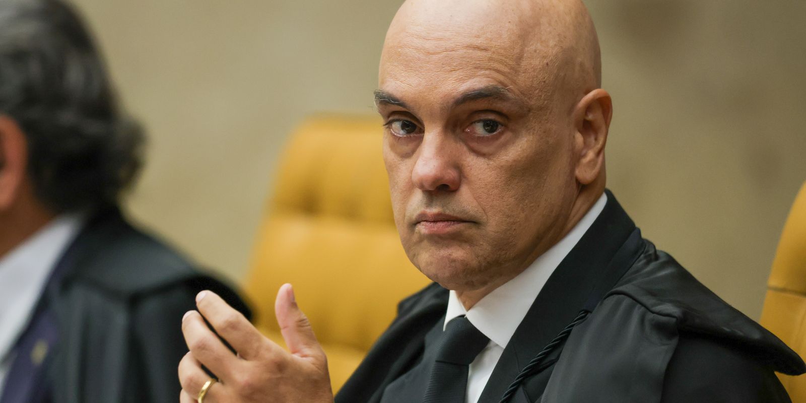 Fachin autoriza AGU a defender Alexandre de Moraes em processo nos EUA