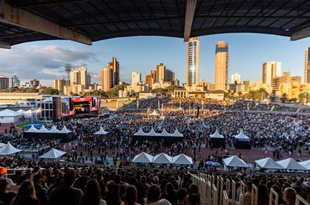 Fé, emoção e solidariedade marcam o Milagres Maringá 2026