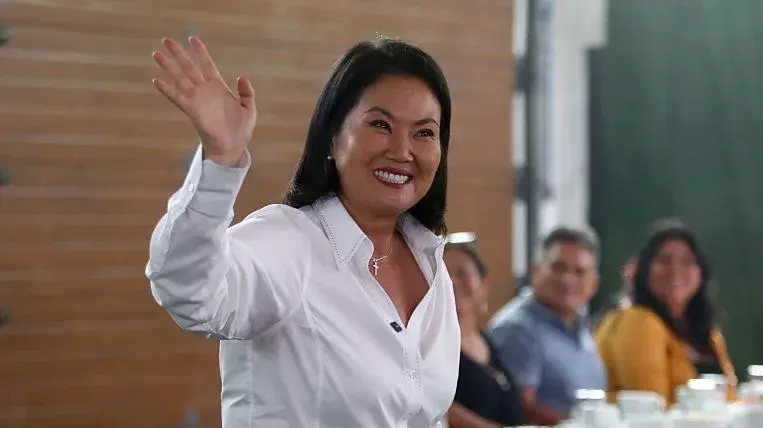 Keiko Fujimori é eleita presidente do Peru em disputa acirrada