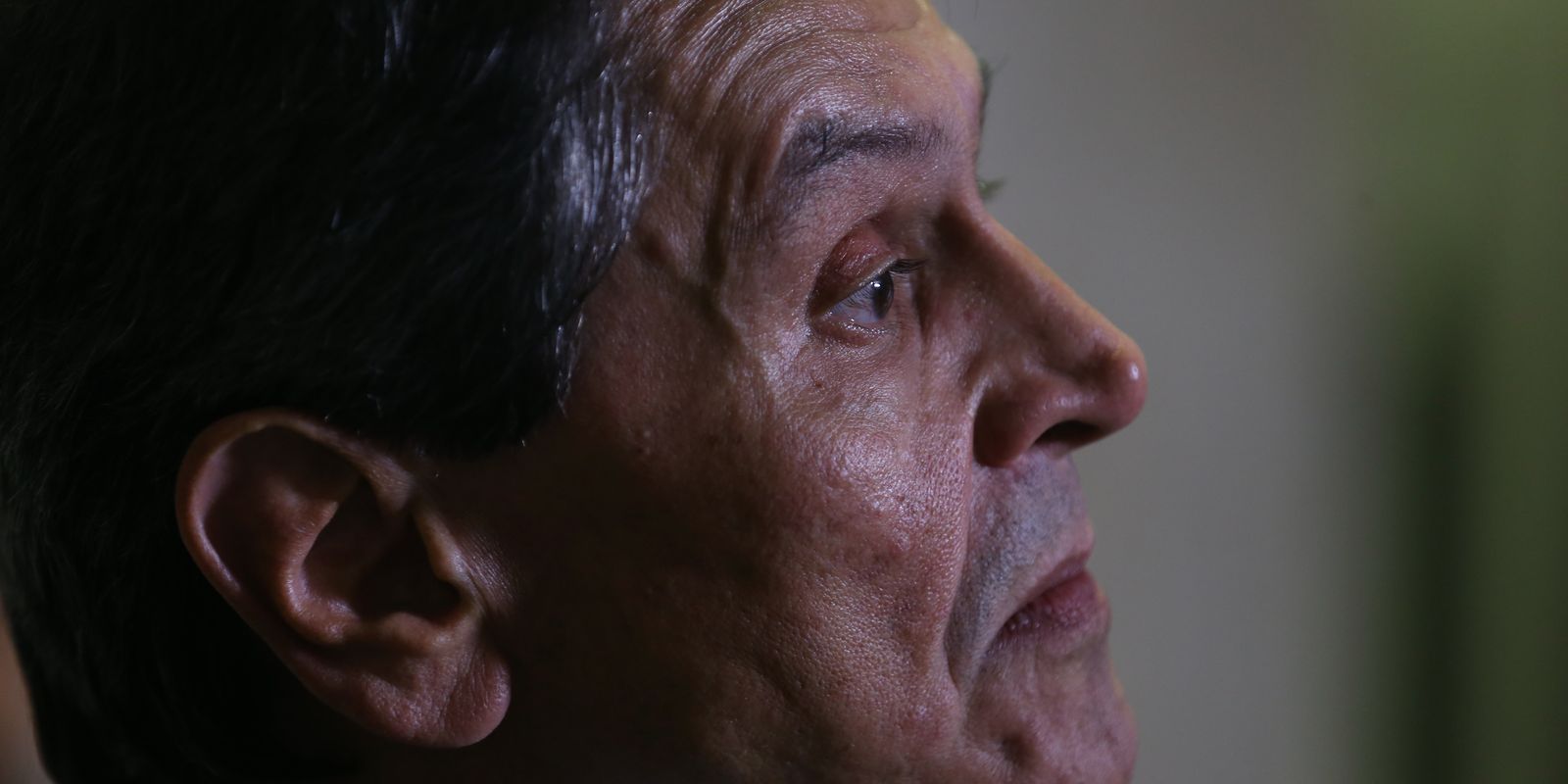 Moraes e Dino votam por manter multa de Roberto Jefferson em julgamento no STF