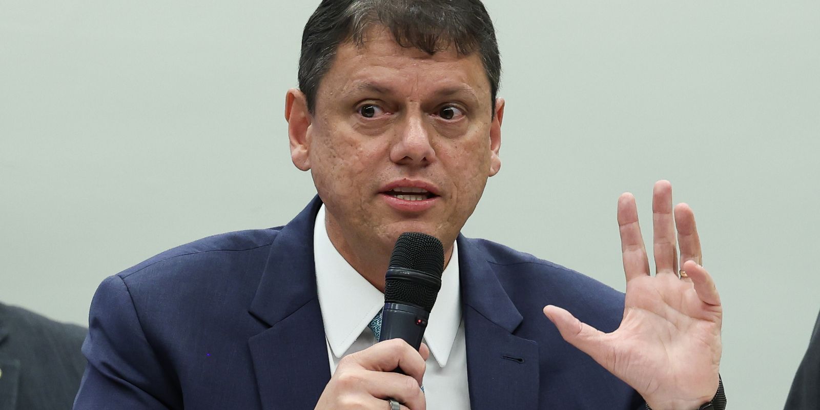 TCESP aprova contas do governo Tarcísio de Freitas de 2025 com ressalvas