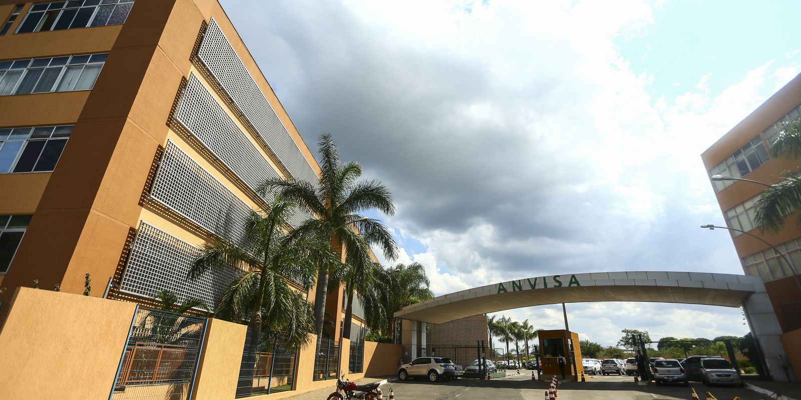 Anvisa apreende lotes falsificados de Mounjaro e proíbe venda de produtos sem registro