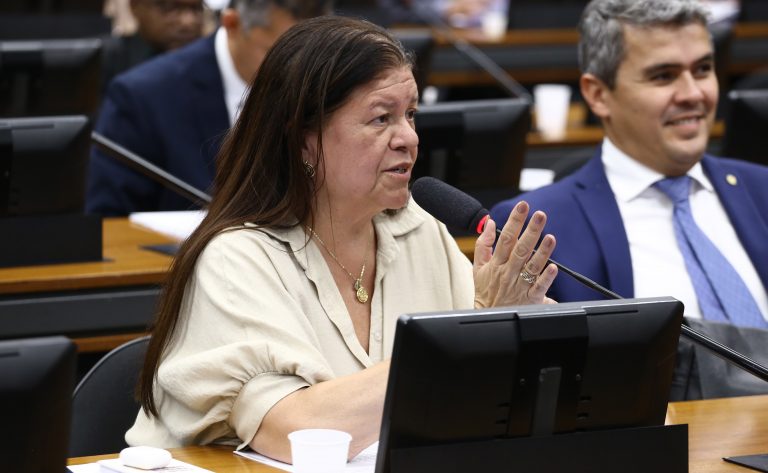CCJ da Câmara aprova projeto para otimizar a vacinação no sistema público de saúde